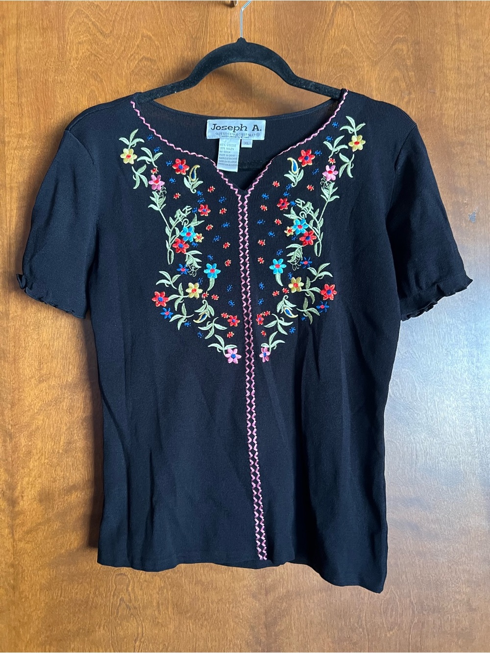 Joseph A Black Short Sleeve Top with Colorful Floral Embroidery
